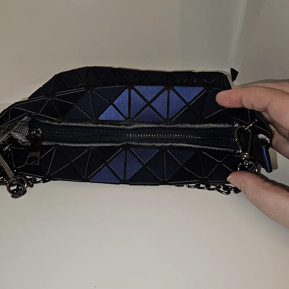 Geometric Blue Purse With Gunmetal Removable Chain - EUC